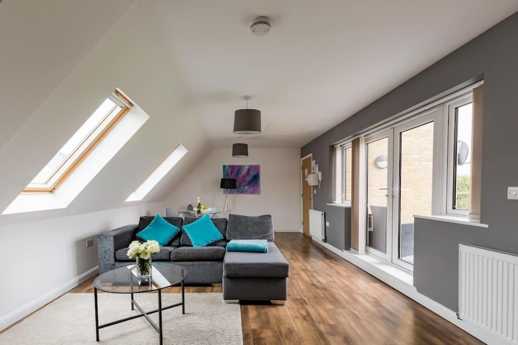 Tm - Rana Court 1 Bedroom Apartment With Balcony Oksford Zewnętrze zdjęcie