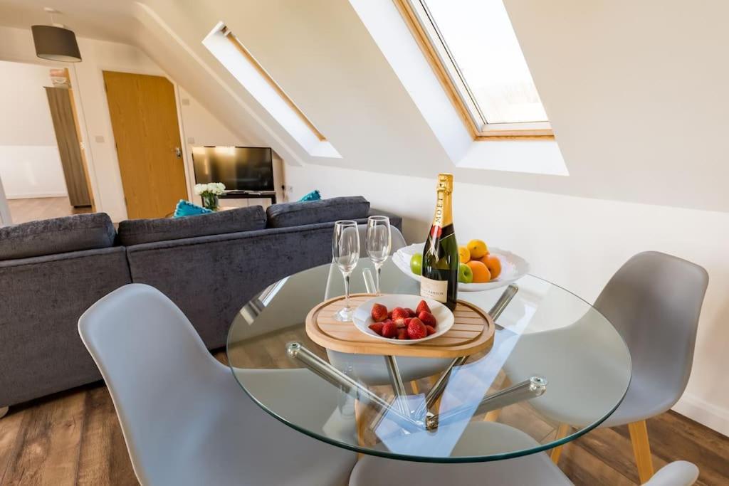 Tm - Rana Court 1 Bedroom Apartment With Balcony Oksford Zewnętrze zdjęcie